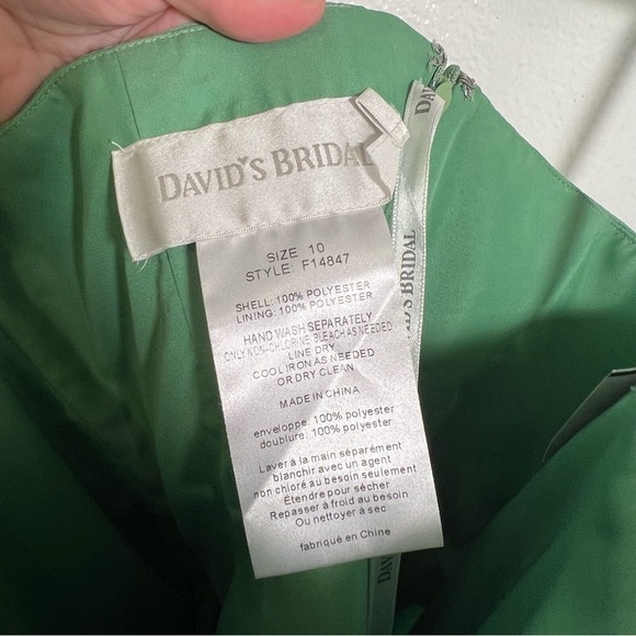 David’s Bridal Crinkle Chiffon Dress w/ Front Cascade Clover Green 10 - Picture 11 of 11